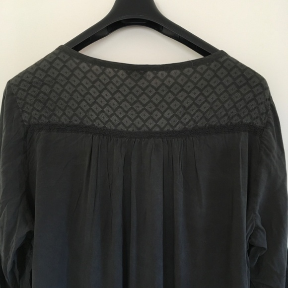 Torrid Challis Lace Trim Bell Sleeve Top Sz 3X Dark Gray Blouse Keyhole Stretch - Picture 8 of 14